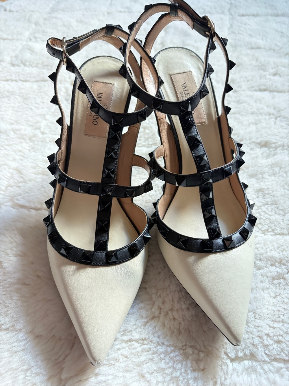 Valentino Garavani Rockstud shoes, cream with black trim